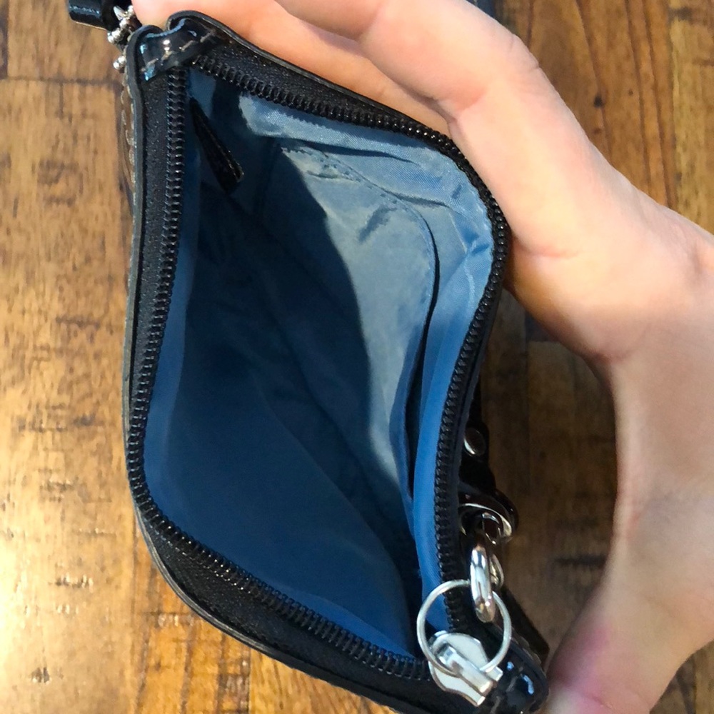 Coach wristlet - Picture 4 of 4
